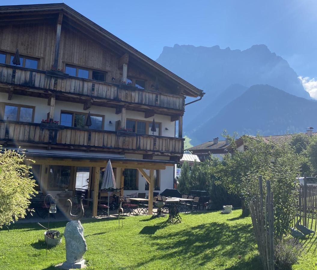 Hotel Zum Urviech -Erwachsenenhotel- (Adults Only) Ehrwald Extérieur photo